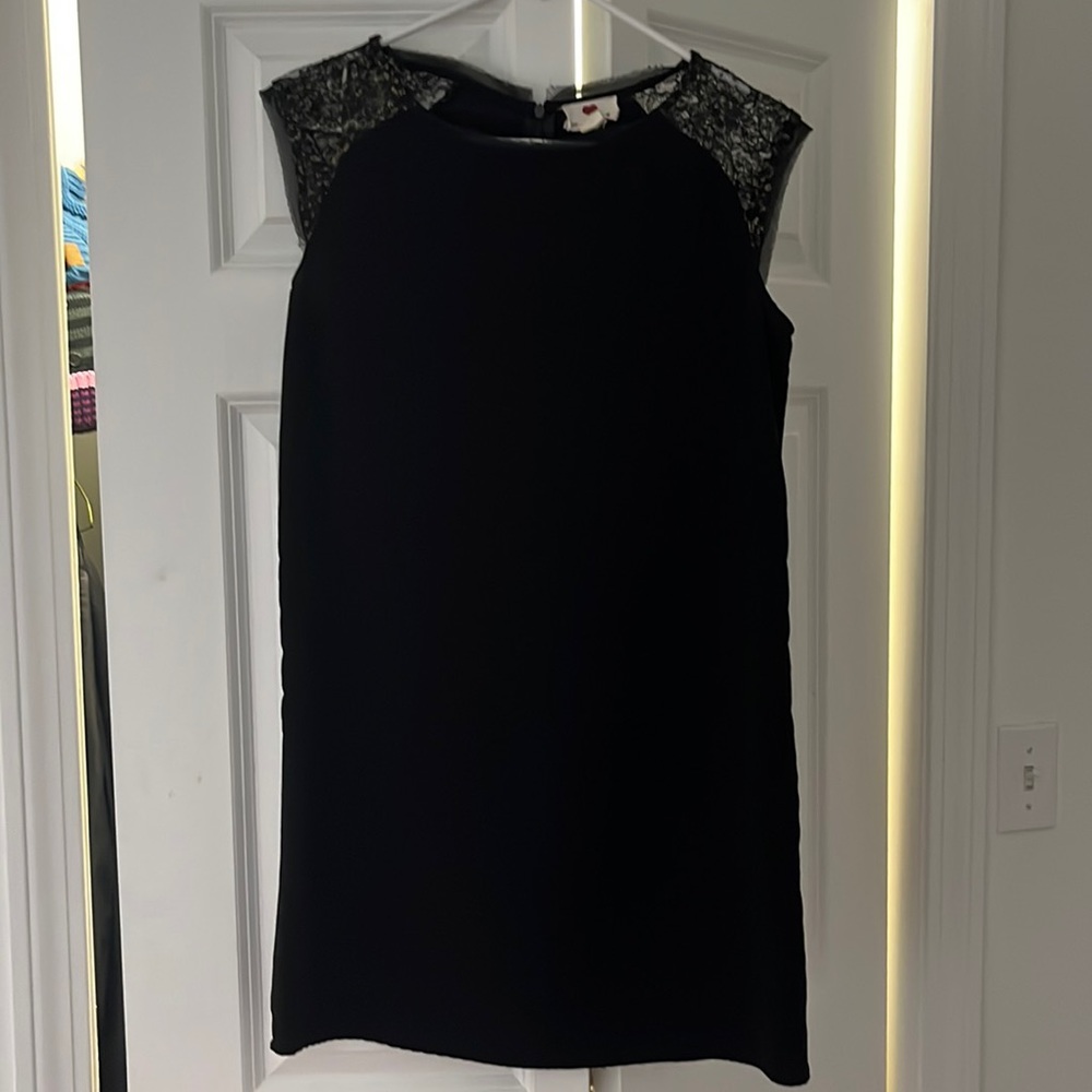 Cute shift dress-
